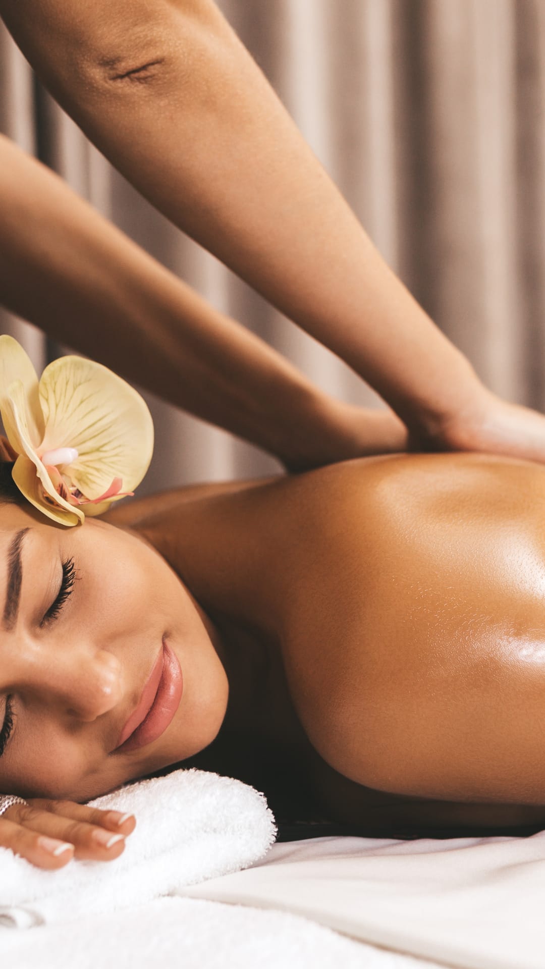 Deep Tissue – Tiefengewebsmassage für nachhaltige Entspannung Deep Tissue – Tiefengewebsmassage für nachhaltige Entspannung